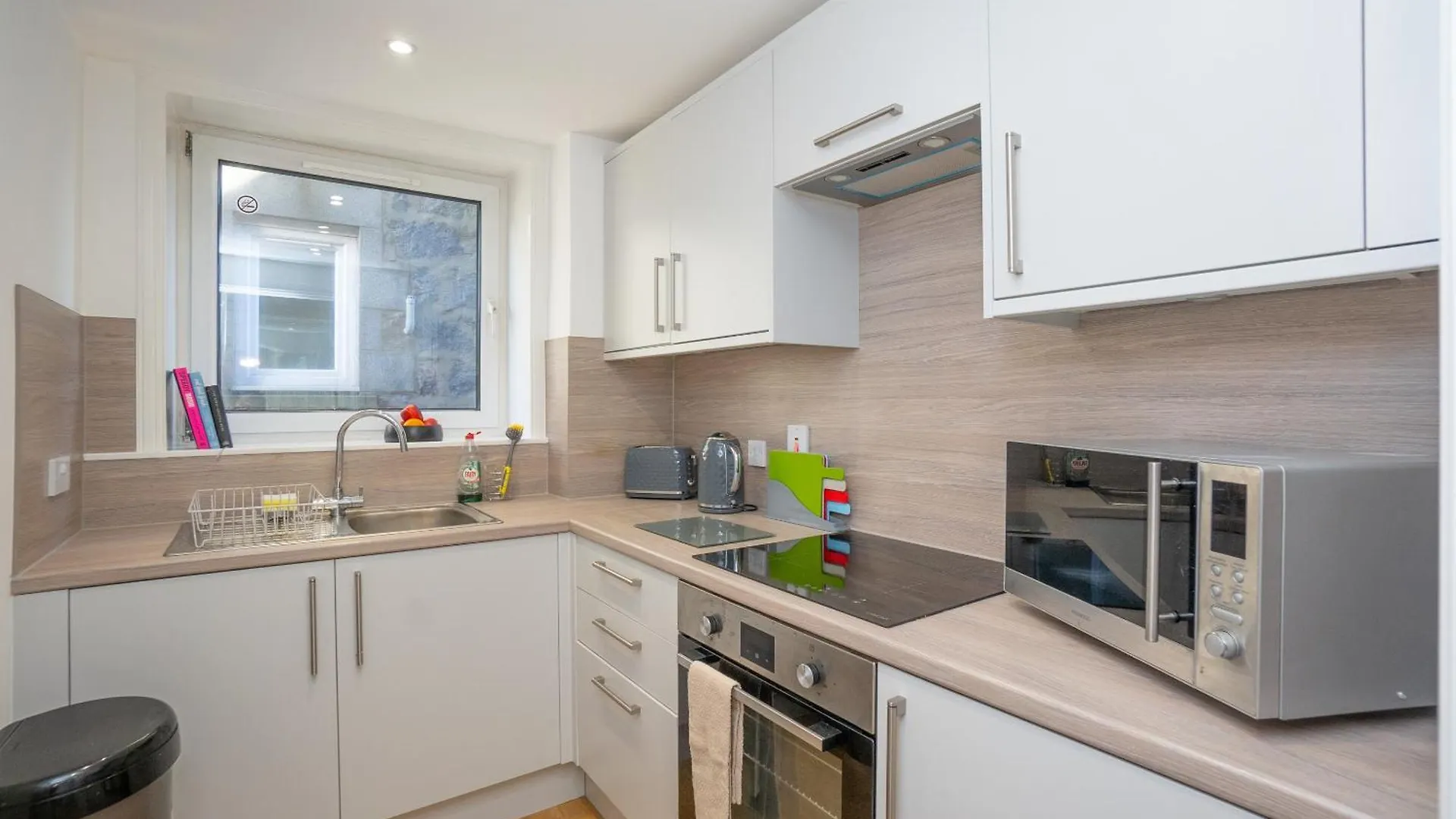 Brulee House - Sja Stays - 2 Bed Apartment Aberdeen 0*,  Verenigd Koninkrijk
